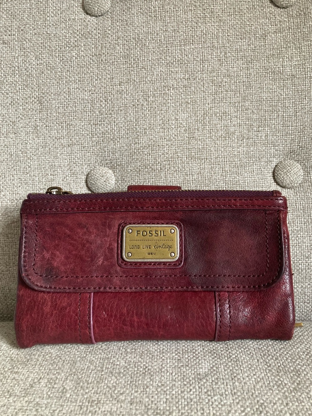 Burgundy leather Fossil brand wallet